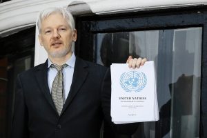 WikiLeaks anuncia que Julian Assange abandonó el Reino Unido tras ser excarcelado
